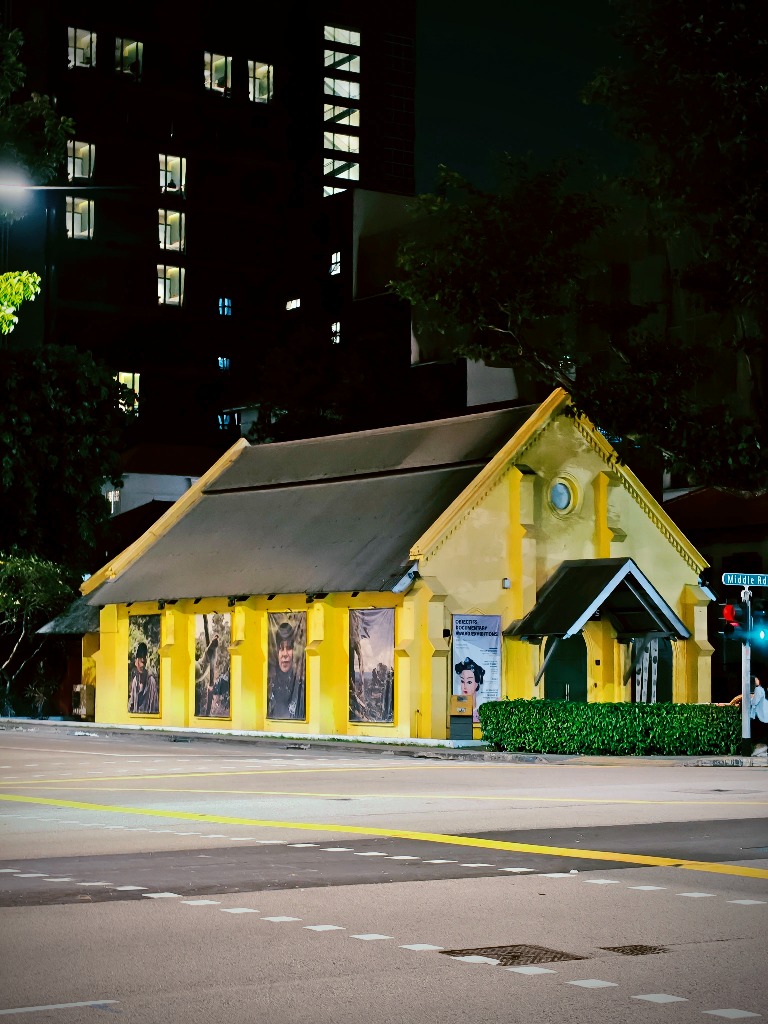 Singapore Street - Yellow building at night